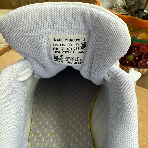 Adidas White and Gray Sneakers Classic Design - Picture 4 of 4